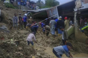 Pencarian Korban Longsor Di Kabanjahe Sumut