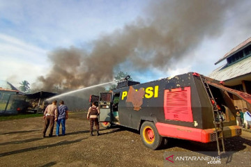 Polisi selidiki kebakaran lima bus milik Dinas Perhubungan Nabire