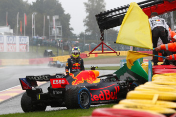 Perez tersingkir dari GP Belgia setelah kecelakaan jelang start