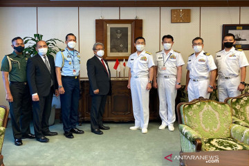 Selamatkan 3 ABK WNI, awak kapal latih AL Jepang diberi penghargaan