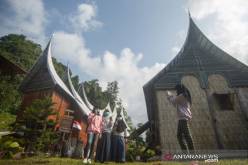 Informasi Digital Rumah Gadang   
