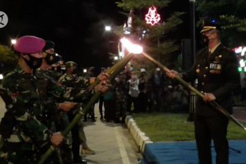 Pawai obor sambut kemerdekaan RI di Batam