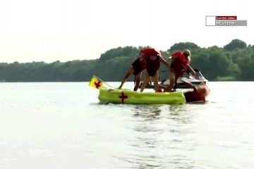 Menonton keseruan balapan aneh di sungai Danube