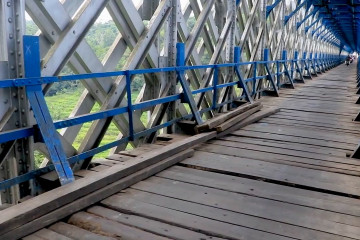 PT KAI Daop 2 Bandung batasi pengguna Jembatan Cirahong 