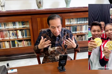 Greys/Apri terima video call dari Presiden Jokowi