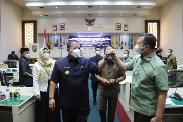 Gubernur Lampung sampaikan jawaban fraksi DPRD atas 8 raperda