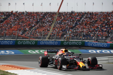 Verstappen kalahkan Hamilton demi klaim pole position GP Belanda