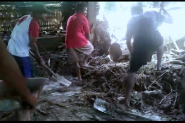 Puluhan rumah di Mamasa hanyut terseret banjir