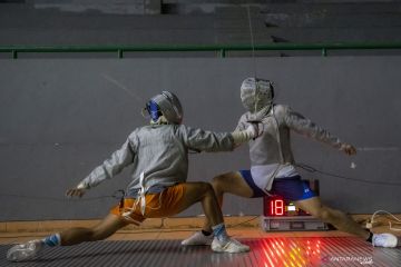 Latihan Atlet Anggar Sumatera Selatan Jelang PON XX Papua