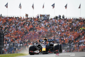Verstappen kembali ke puncak berkat kemenangan di Zandvoort