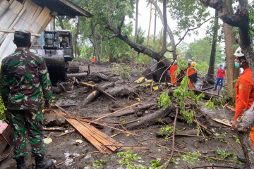 Pemprov NTT bantu logistik untuk korban banjir Ngada