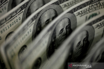 Dolar stabil saat investor tunggu serangkaian pertemuan bank sentral