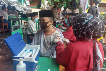 1.000 warga terima vaksin di Pondok Pesantren Az-Ziyadah Klender