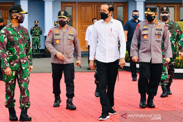 Presiden ke Jawa Timur tinjau vaksinasi dan resmikan bendungan
