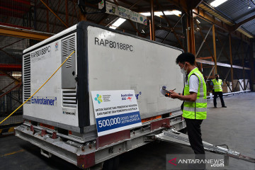 500 ribu vaksin AstraZeneca bantuan Australia tiba di Indonesia