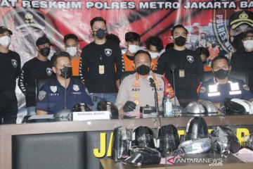 Polres Jakarta Barat bongkar sindikat pencurian kaca spion mobil
