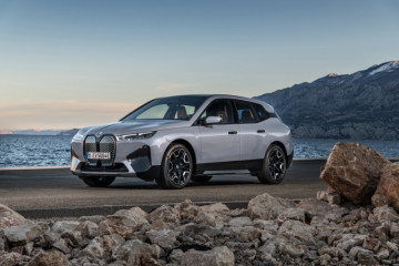 BMW kenalkan i4 dan iX di IAA Mobility 2021