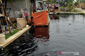 Enam sungai di Bekasi tercemar limbah industri