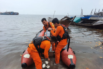 Tim SAR belum temukan nelayan Natuna jatuh dari kelong ikan