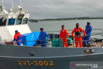 Tim SAR belum hentikan pencarian 25 ABK KM Hentri