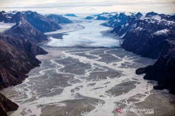 Lapisan es di Greenland mulai meleleh akibat pemanasan global