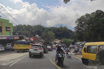 Jalur Puncak-Cianjur ramai lancar hingga malam menjelang