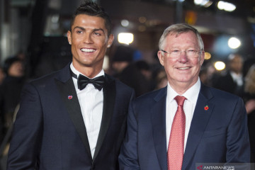 Sir Alex Ferguson ungkap perannya cegah Ronaldo gabung Manchester City