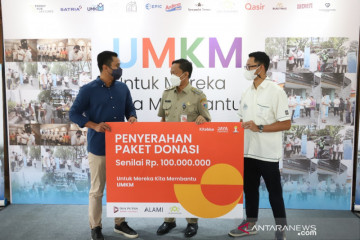 HIPMI Jaya salurkan bantuan bagi pelaku UMKM di Jakarta Selatan