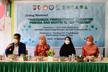 Dharma Wanita Kemenpora apresiasi vaksinasi di pesantren Makassar