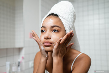 Eksfoliasi dengan tepat bantu regenerasi kulit wajah lebih sehat