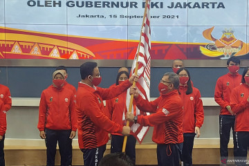 Anies Baswedan lepas kontingen DKI Jakarta ke PON XX Papua