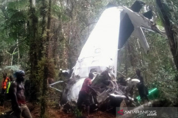 Evakuasi jenazah kru pesawat Rimbun Air di Bilogai terkendala cuaca