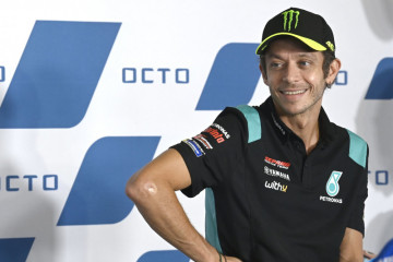 Rossi sambut hangat Dovizioso sebagai rekan barunya di SRT