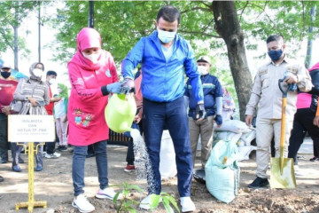 Jakarta Timur tanam 1.000 pohon di Kanal Banjir Timur