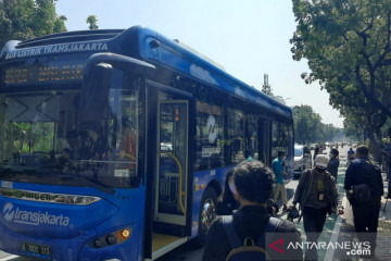 Masih gratis, bus listrik TransJakarta mulai angkut penumpang