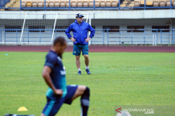 Robert tak akan turunkan duet Wander Luiz dan Geoffrey Castillion