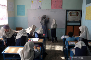 Taliban berencana buka kembali SMA buat perempuan