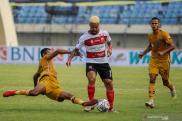 Babak pertama Bhayangkara FC unggul  1-0 atas Madura United