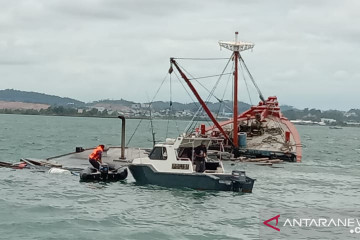 Dua orang hilang dalam kecelakaan kapal di Batam