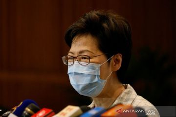Warga antre lama untuk dites COVID-19, pemimpin Hong Kong minta maaf