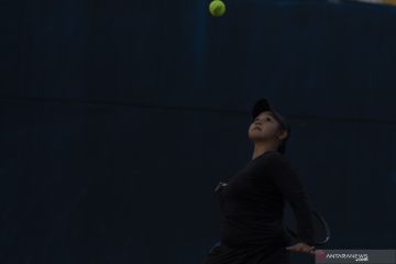 Latihan Atlet Tenis Lapangan Sumatera Selatan