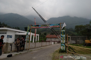 Jalur wisata pendakian Gunung Guntur ditutup karena ada pendaki hilang