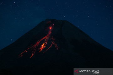 Gunung Merapi luncurkan guguran lava pijar 24 kali ke barat daya