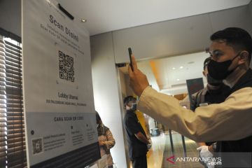 Aplikasi PeduliLindungi di Mall Palembang