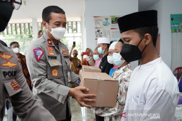 Korlantas Polri kirim bantuan sembako ke ponpes dan panti asuhan