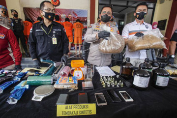 Rilis industri rumahan tembakau sintetis