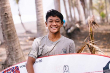 Bali borong emas ekshibisi selancar ombak PON Papua lewat Ryuki Waida