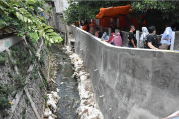 Turap penahanan banjir di Batu Ampar Jakarta Timur diresmikan