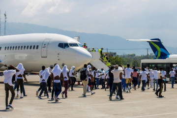 Imigran dipulangkan oleh AS, bandara Haiti ricuh