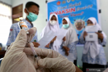 Penerima dosis lengkap vaksin COVID-19 di RI capai 46,98 juta orang
